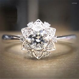 Wedding Rings Luxury Dainty Flower Ring For Women Cubic Zirconia Silver Color Engagement Finger Lady Fashion Jewelry KBR409