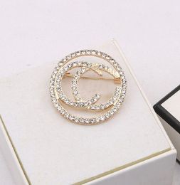 23ss 2color Korean Luxury Brand Designer Letters Brooches Small Sweet Wind Tassels 18K Gold Plated Brooch Suit Pin Crystal Fashion Jewellery Accessorie Wedding Party