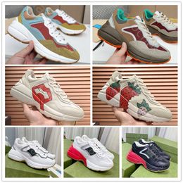 Designer Scarpe casual Beige Uomo Scarpe da ginnastica Vintage Chaussures Rhyton sneaker Fragola onda grande bocca tigre modello ratto fragola per donna