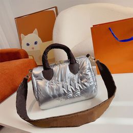 Luis Vuittons Cotton Casual Pillow Bag Viton Shoulder Embroidery Bag Lvse Lvity Women Handbags Zipper Closure Large Capacity Totes Purse Removable Strap Wallets Cr