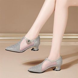 Отсуть обувь Cresfimix sapatos femininas fashion сладкая сетчатая сетка дышащая весенняя летняя квадратная каблука для женщин милые черные насосы A459