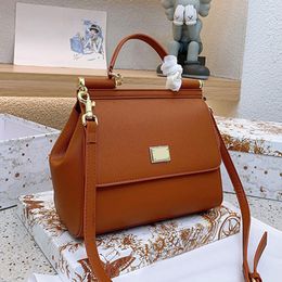 Leather Shoulder Bag Large Capacity Handbags Fashion Crossbody Bags Gold Metal Hardware Interior Zipper Pocket Removable Strap Women Totes Purse