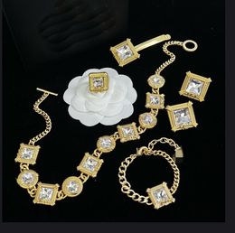 Nuovo design di lusso Collane con ciondolo in cristallo Bracciale Orecchino Banshee Testa di medusa Ritratto Placcato oro 18 carati Set di gioielli da donna Regali HMS14 - 03