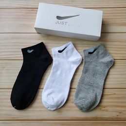 Sports Socks Joker Basketball Socks Pure Cotton In The Long Four Seasons New Short Cylinder for Men and Women