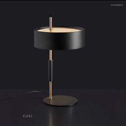 Table Lamps Nodic Simple Lamp Modern Iron For Living Room Bedroom Study Led Bedside Decor Light Creative Home Fixture