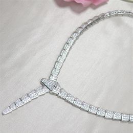 Fashion leisur chokers Lady Women Brass 18K Gold Plated Setting Full Diamond Snake Shape Wide Chain Dinner Necklaces Snake Skeleto2096314D