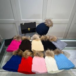 Winter Pom Pom Ball Beanies Icon Designer Skull Caps Knitted Hats Caps Unisex Thick Warm Wool Beanie