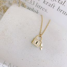 Luxury Style Necklaces Charm Designer Pendant Necklace 18k Gold Plated Designer Fashion Jewelry Accessories Elegant Design Gifts Family Couple