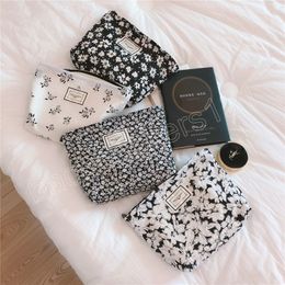 Lady Floral Bow Print Large Makeup Bag Pouch Black White Flower Cosmetic Organiser Bag Women Travel Beauty Case