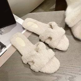 Designer Hausschuhe Warme Folien Frauen Luxusmarke Sandalen Damen Winter Weiches Fell Furry Home Indoor Wolle Sandale Bequeme Fuzzy Schuhe L2xh #