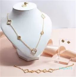 Pendant Necklaces Designer Jewelry Gold and Diamonds Clover 18k Set Necklace