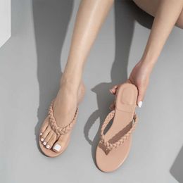 Slippers New Summer Fashion Design Weave Women Beach Flip-Flops Non-Slip Low Heel Ladies Outdoor Soft Slippers Solid Colour Comfortable L2201111