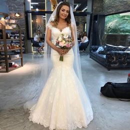 Abiti da sposa a sirena con spalle scoperte Vestido De Noiva Abito da sposa formale elegante con applicazioni in pizzo a cuore