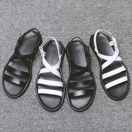 Sapatos masculinos sandálias de couro verão 2022 praia plana masculino preto branco sandalia masculina zapatos h 10