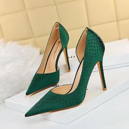 Dress Shoes 2023 Spring Women Green 10.5cm Thin High Heels Pumps Designer Sexy Club Stiletto Prom Wedding Bridal Plus Size