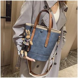 Duffel Bags 2022 High-Level Sense Pu Women's Bag Large-Capacity Single-Shoulder Oblique Fashion Brand Design Luxury Ladies Bucket Should