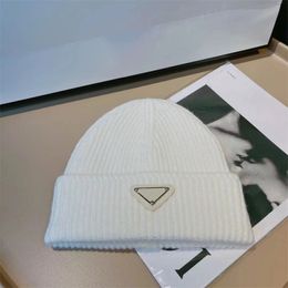 Fashionable luxury brimless hat designer men beanie skull cap autumn wool cappello triangle letter unisex cashmere knit hat letter casual outdoor popular pj019