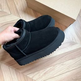 Ultra Mini Plateaustiefel Designer Frau Winter Knöchel Australien Australien Schneestiefel Dicke Unterseite Echtes Leder Warme flauschige Booties Uggity mit Fell C5Jz