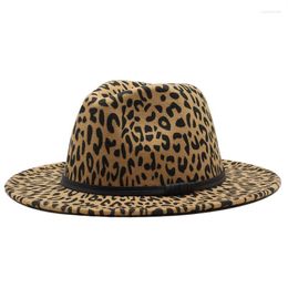 Berets Winter Classic Hats For Men Large Size Wide Brim Tophat Fedora Sombrero Elegant Women Leopard Print Wool Cap