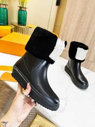Brand Boots designer design sheepskin and fur snow boots women's Winter fashion to keep Warm new thick soled anti skid medium