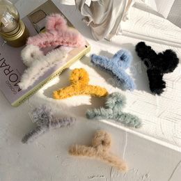 Plush Hair Clip Faux Fur Hair Claws Combs Clamps Autumn Winter Hairpins Barrette Fashion Women Hairgrips Hair Accessories