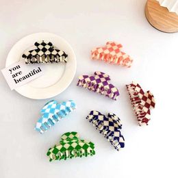 2021 New Retro Acrylic Acetate Hair Clip Accessories Colour Grid Geometric Hair Claw For Women Exquisit Shark Clips T220808