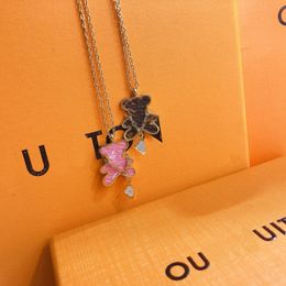 Fashion Exquisite Bear Necklace Luxury Cute Pendant Necklaces Designer Jewelry Long Chain Popular Brand Selected Gift for Women Student Friend