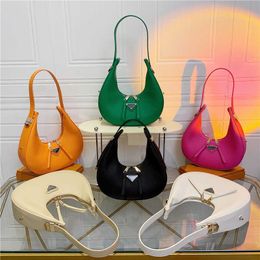 Factory Clearance Direct Sales This Year's Popular Fashion Handbag Texture Lychee Pattern Crescent Bag Simple Armpit Shoulder