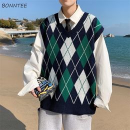 Mens Vests Sweater Vest Men Retro Japanese Preppy Stylish Streetwear Harajuku Cool Design Students Fashion Clothing Knitting Sleeveless 221115