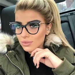 Sunglasses Frames Ladies Cats Eye Glasses Retro Clear Without Diopters Glasses Frame Women Transparent Eyeglass Frame Eyewear Female Metal Frame T2201114