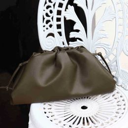 Bottegga Shoulder Bag Designer Single Bags Cloud Pouch Colour Women's Fold Clip Messenger Solid Uy93 Bluy