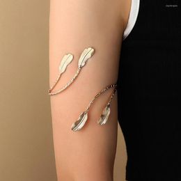Bangle Retro Butterfly Leaf Metal Arm Ring Alloy Hollow Geometric Pattern Bracelet Adjustable Armband Fashion Accessories