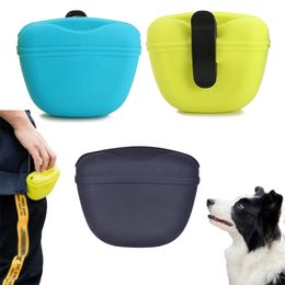 Silicone Dog Treat Pouch Pet Portable Dog Training Bags Convenient Magnetic Buckle Closing Waist Clip Outdoor Feed Storage