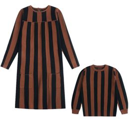 Maleri per bambini pullover bambini Tops a righe a maglieria Girls Long Jumper Dress Boy Teenagers Knitwear 221115