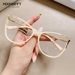 Sunglasses Frames Fashion Luxury Transparent Computer Glasses Frame Women Men Anti Blue Light Eyewear Brand Designer Optical Spectacle Eyeglasses T2201114