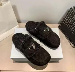 Super qualidade Winter Warl Slipper Women Shoes Indoor/Outdoo Rdesigner Snow Shoe Botta curta Flats femininos Codaneca de camur￧a de camur￧a Eu35-40