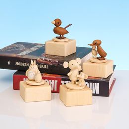 Decorative Figurines Cute Wood Animal High Quality Music Box Shape Crafts Gift Beech Mechanism Clockwork Rotate Decoration