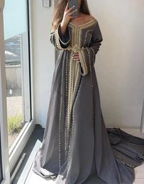 Formella ärmar eleganta klänningar Lång marockansk kaftan kväll a-line grå prom party klänningar arabiska dubai kvinna abaya caftan guld pärlor