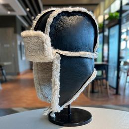 Berets Autumn Winter Faux Leather Bomber Hats Men Women Black Coffee Grey Outdoors Cycling Skiing Windprood Warm Hat Earflap Caps