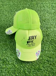Men's and women's Fluorescent Green Ball Caps Casual Lettering Curved Brim Baseball Cap Fashion Letters Graffiti Hat