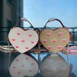 Designer Heart Shaped Crossbody Bag Fashion Womens For Love Cherry Bags Wallets Real Leather Classic Luxury Handbags Female Bags Chain Bag 230422bj