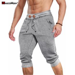 Men's Pants MAGCOMSEN Summer Joggers Below Knee Sweatpants Training Fitness Gyms Zip Pocket Drawstring Elastic Waist Track 221116