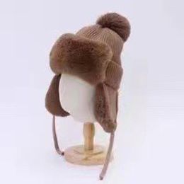 Berets Winter Fur Ball Knitted Wool Earmuffs Hats Women's Thickened Cold Protection Plush Ushanka Warm Ski