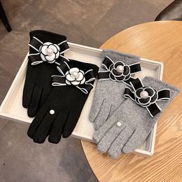 Touch Screen Available Five Fingers Gloves Black and White Cheque Bow Outdoor Warm with Velvet and Thick Glove