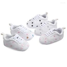 First Walkers Fashion Born Baby Girl Chaussures Bandiker Backker Toddler mignon coeur étape pu en cuir mocassins pour garçons Stars 0-18m