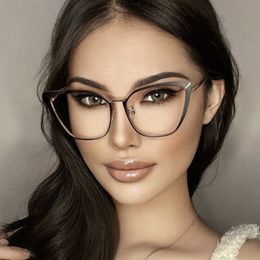 Sunglasses Frames 2022 New Fashion Metal Cat Eye Optical Anti-blue Glasses Women Vintage Computer Eyeglasses Female Spectacles Oculos Feminino T2201114