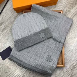 23SS Men Hat Scarf Set pour les bonnets Men Femmes Winter 2 pi￨ces Capes de conception ch￢le Chapere Designer Craquins Sicrages enveloppants en laine 789