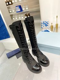 2022 Winter-Sneakers, Designer-Luxus-Mode-Stiefel, Leder-Nylon-Stoff-Booties, Damen-Reitstiefel, lange und kurze runde Spitze, Schnürstiefel, britische Martin-Stiefel