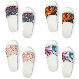 2022 Slippers designer Slippers sandal Slides Indoor hotel Beach Men and Women Summer T47