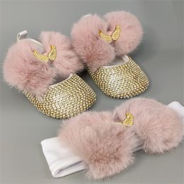 First Walkers Dollbling Dusty Pink Feather Ball Fur Baby Shoes Headband Set Luxury Diamond Fluff Outfit Red Bottom Little Girl Baptism 221117